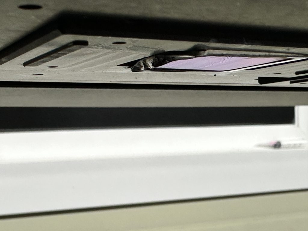 칼라 한 채널이 아예 나오지 않아요