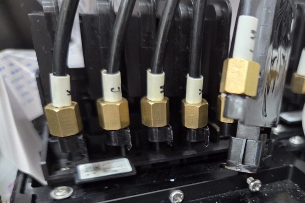 How to Connect a Printhead DATA Cable